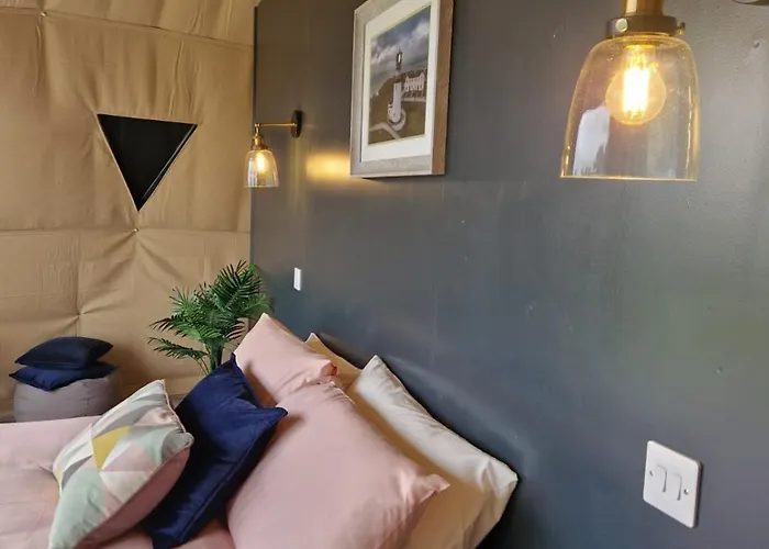 Kemp Mountain Forge Escape Glamping/camping Site